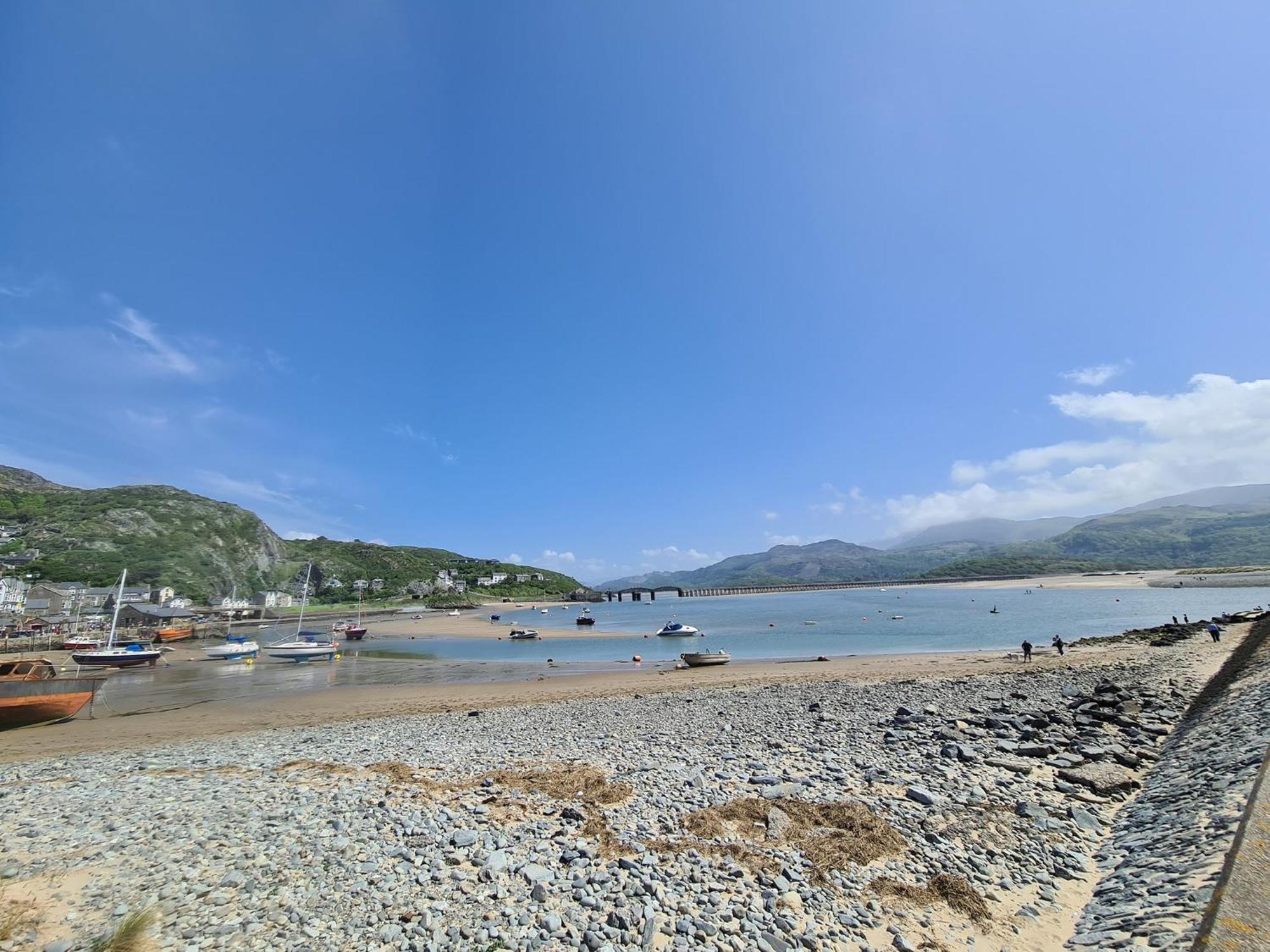 The Penthouse Ny Loft Apartment Barmouth Eksteriør bilde